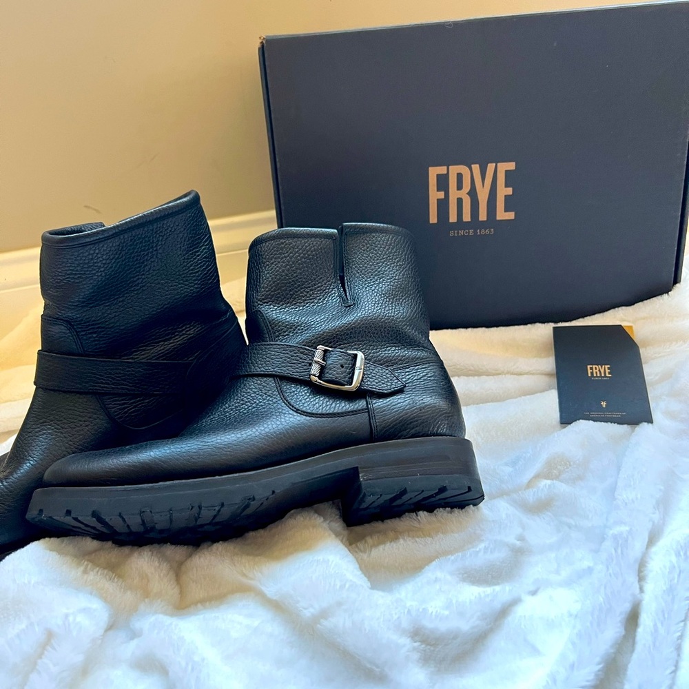 FRYE NATALIE SHORT SHEARLING ENGINEER BOOT